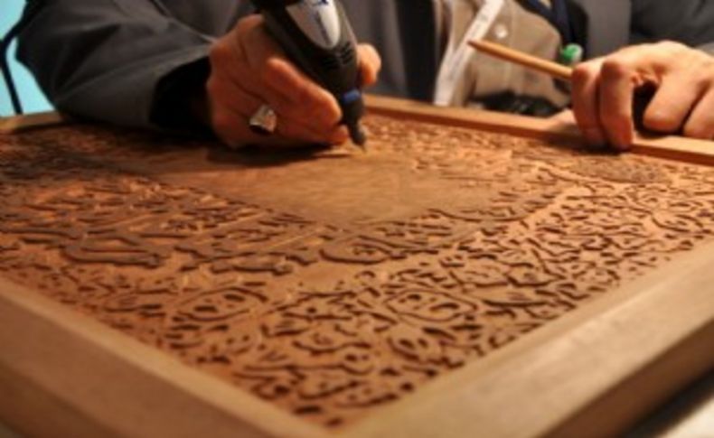 Aliağa ahşabı hat sanatıyla buluşturdu